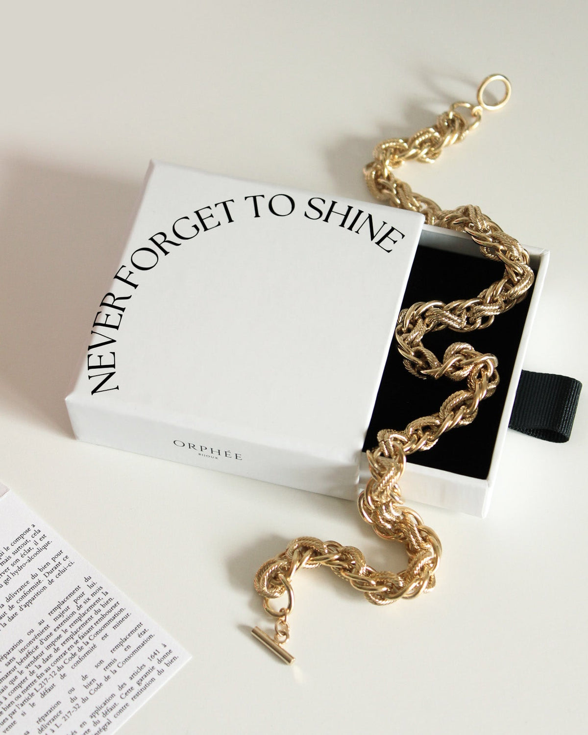 Collier Frida plaqué or dans sa boîte Orphée Bijoux Never forget to shine