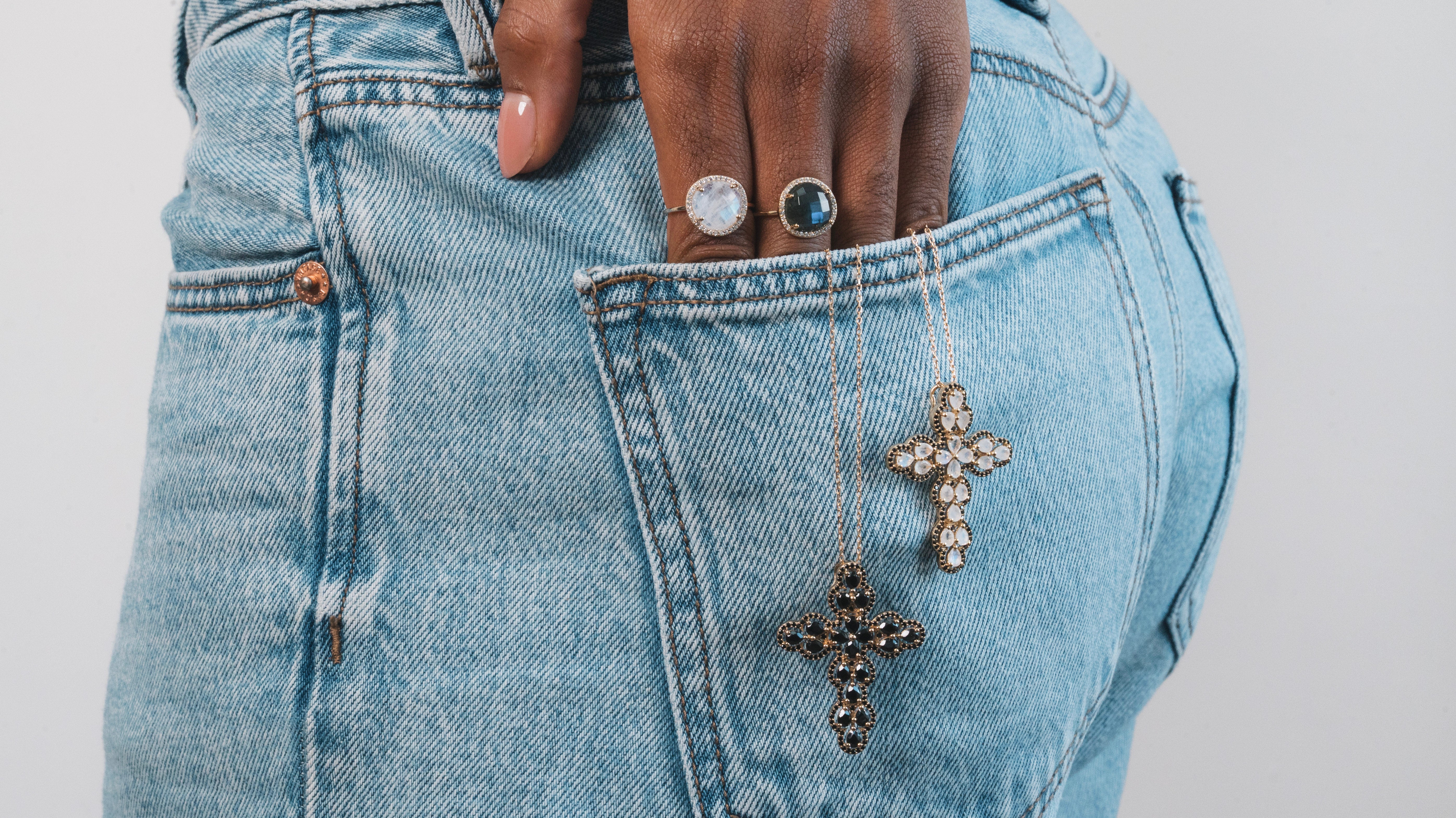 Bague Alba ovale pierre fine et zircons naturels. Labradorite, onyx noir, onyx vert et pierre de lune. plaque or 3 microns 750/1000.
