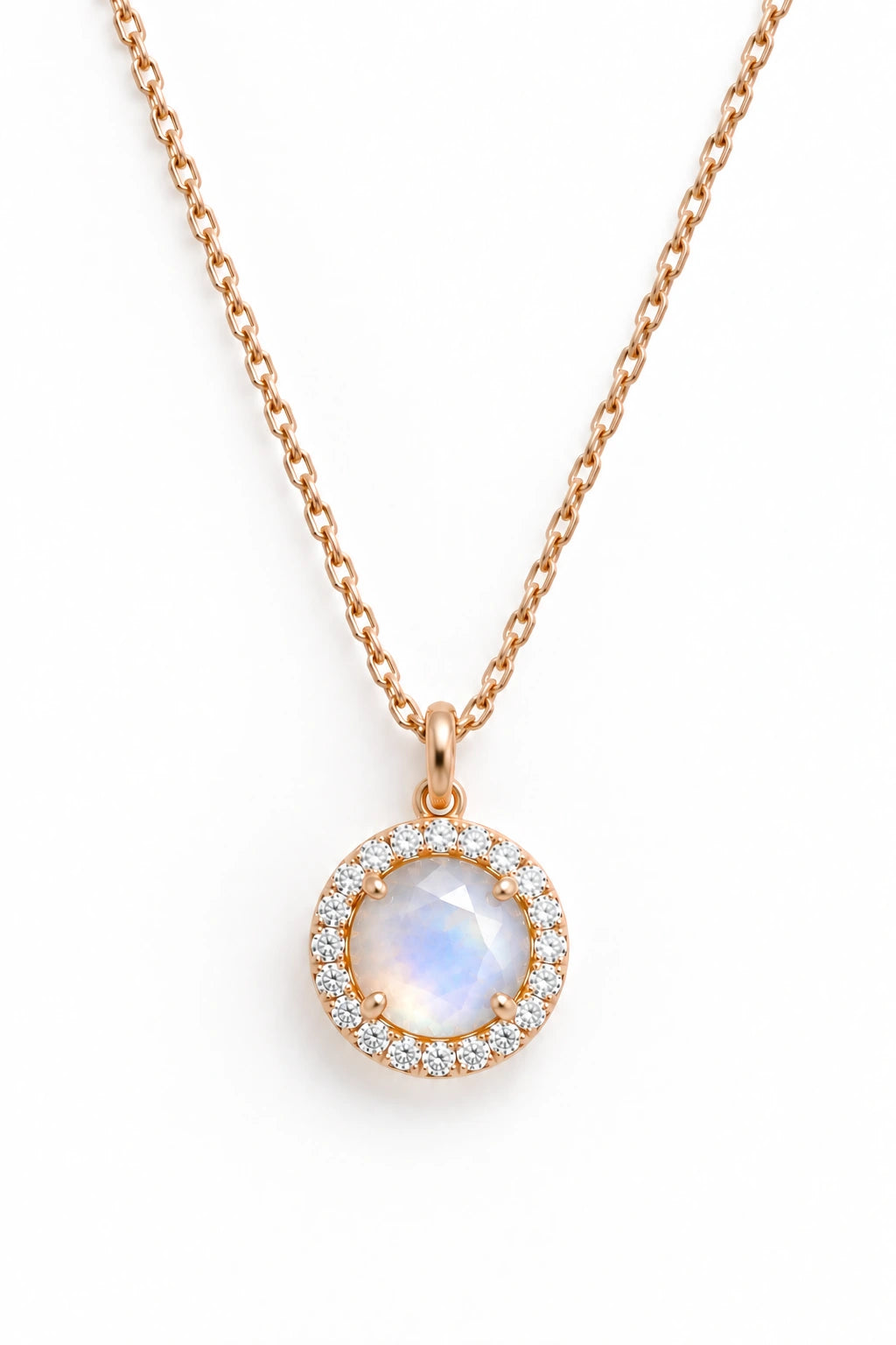 Collier en plaqué or champagne avec pendentif oblong facetté en pierre de lune serti de zircon naturel.