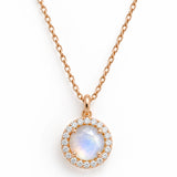 Collier en plaqué or champagne avec pendentif oblong facetté en pierre de lune serti de zircon naturel.