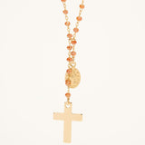 collier sautoir perles couleur orange terracota mode tendance pendentif croix vierge 