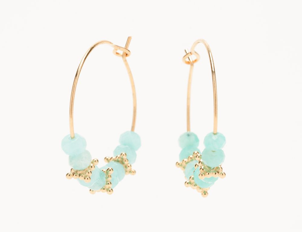 Orphée bijoux Paire de Boucles d'oreilles Créoles Louise avec perles à facettes en amazonite et perles dentelées dorées motif oriental, en plaqué or 3 microns 750/1000