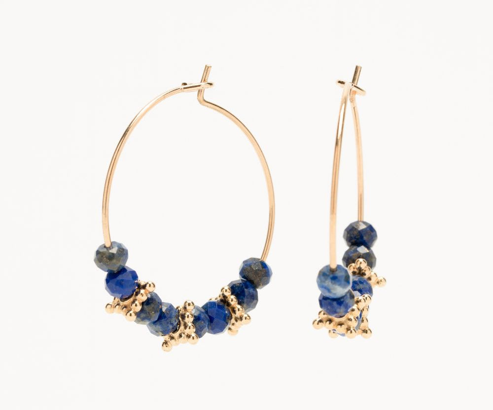 Orphée bijoux Paire de Boucles d'oreilles Créoles Louise avec perles à facettes en lapis lazuli et perles dentelées dorées motif oriental, en plaqué or 3 microns 750/1000