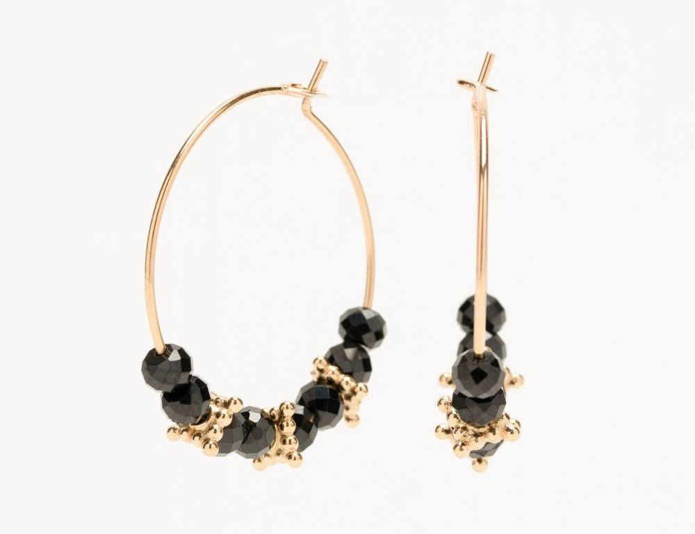 Orphée bijoux Paire de Boucles d'oreilles Créoles Louise avec perles à facettes en onyx noir et perles dentelées dorées motif oriental, en plaqué or 3 microns 750/1000