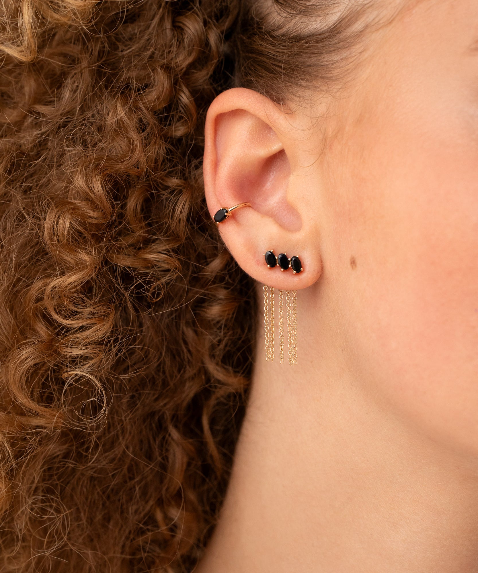 orphée bijoux - boucle d'oreille - plaqué or - dorée - vendu à l'unité - vendu en paire - grimpeur - climber - pierre ovale -  pierres - labradorite. onyx noir - onyx vert - pierre de lune - zircon naturel