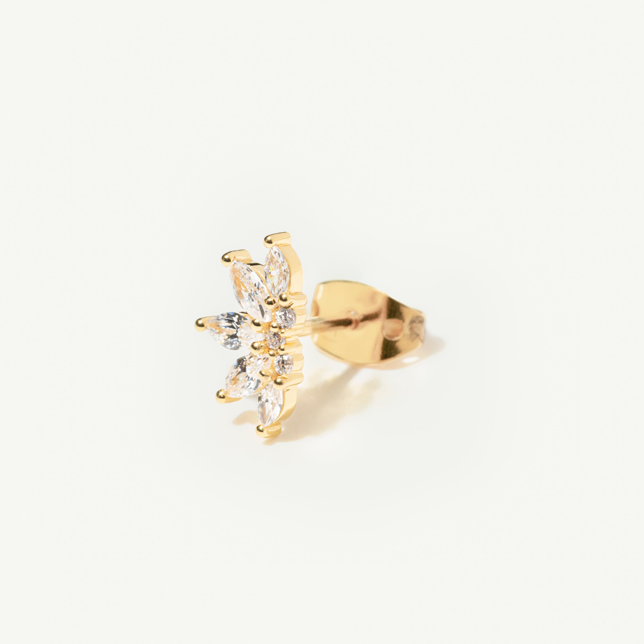 Boucle d’oreille Lotus en plaqué or sertie de zircons naturels taillés marquise, bijou mariage marié doré zirconium poussoirs puce tige