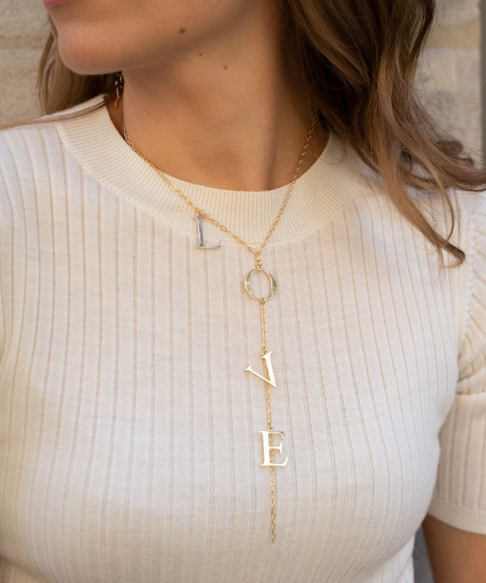 collier ras de cou descente décolleté lettre love doré bijou original AMOUR 