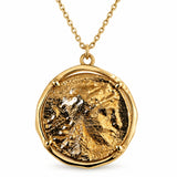 Médaille dorée ancienne vintage representant le visage de marianne symbole de la republique française, taille 2,5 cm avec un contour ajouré, sur chaine forçat