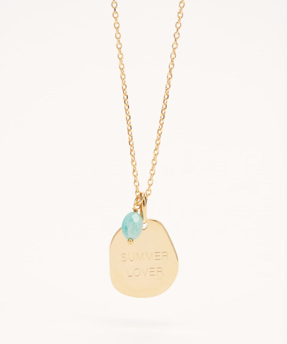 collier pour l'été pendentif pierre naturelle amazonite et médaille organique gravée summer lover doré.